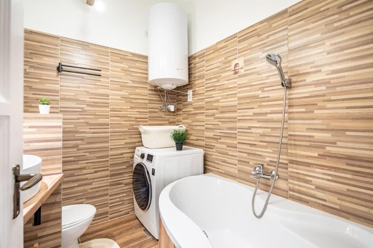 Convenient Apartment At Gastro Driven Location بودابست المظهر الخارجي الصورة